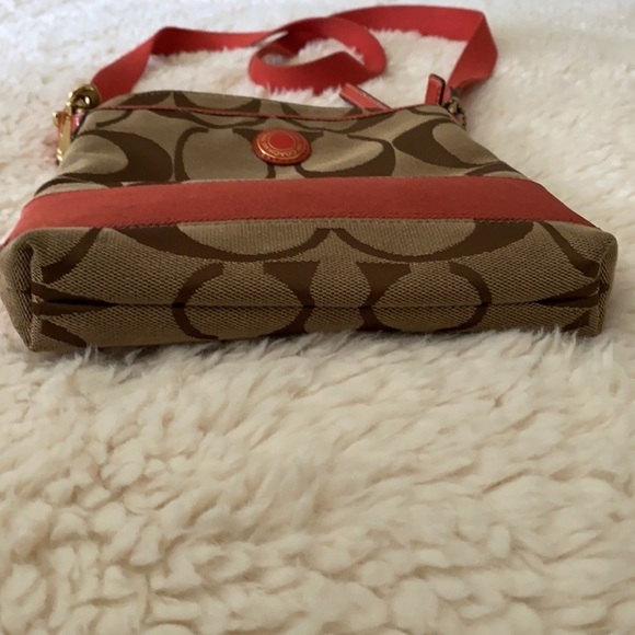 Coach - Picture 3 of 9